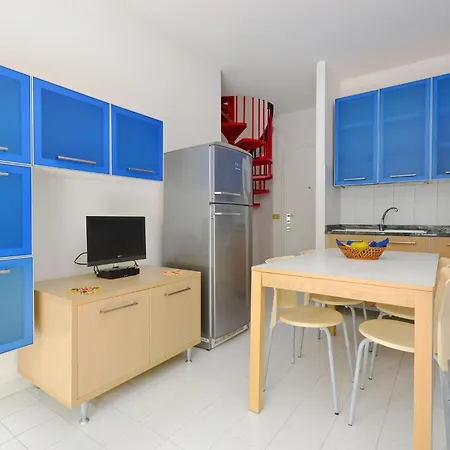Two-level Flat For Groups In Lignano アパート *