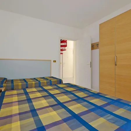 Two-level Flat For Groups In Lignano アパート