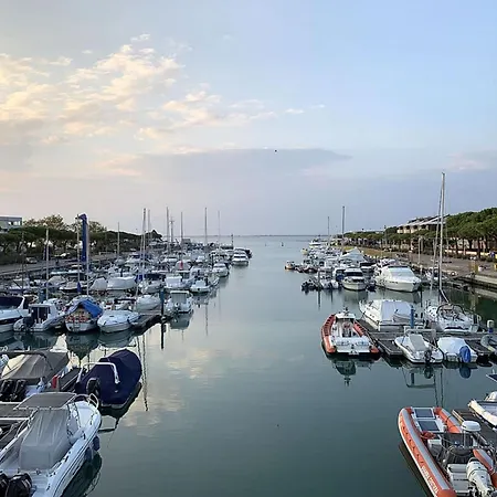 Two-level Flat For Groups In Lignano