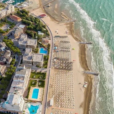 Two-level Flat For Groups In Lignano * リニャーノ・サッビアドーロ